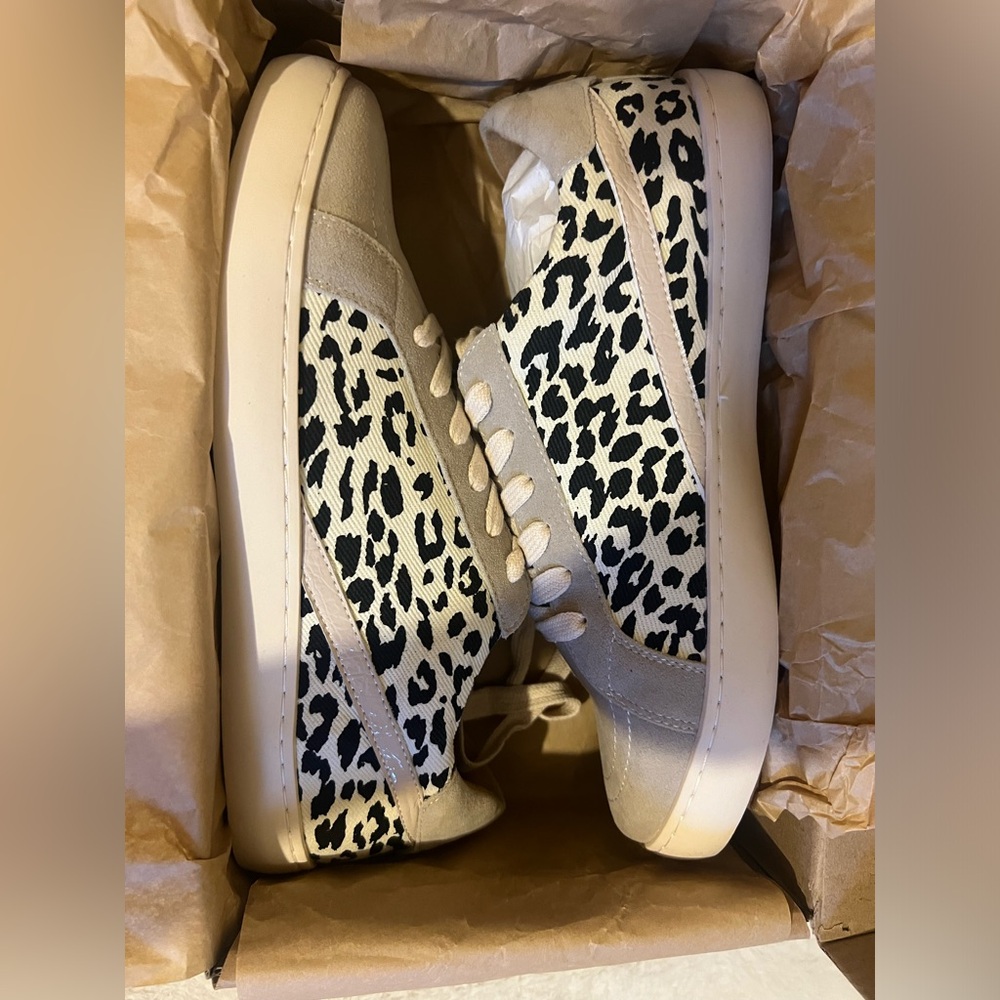 Oasis Society Fashion Sneaker